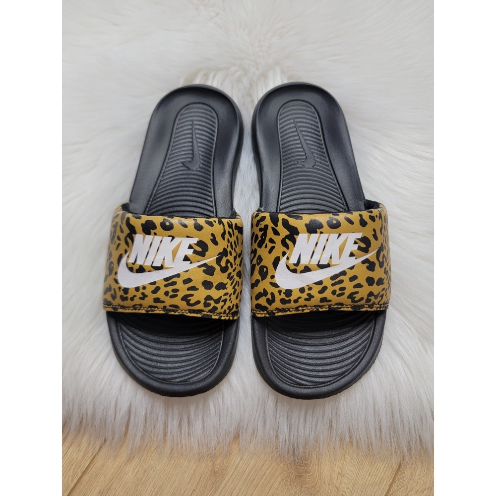 Nike Victori One Slide Sandals Women's Size 6 Leopard Print Comfort